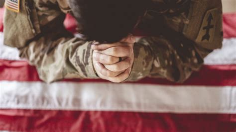 American Soldiers Praying