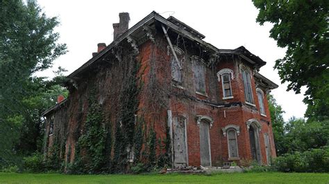 Abandoned 1800s Plantation Mansion Explore Death Trap Youtube