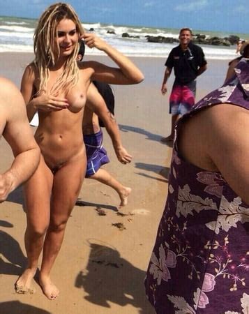 Menina Micro Biquini Na Praia Hot Sex Picture