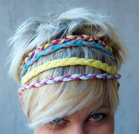 It takes 10 minutes to make and is so fun and cute to how about just adding a diy braided headband to your current look?! emma lamb: colour your monday happy... | Diy hair accessories, Diy headband, Headbands