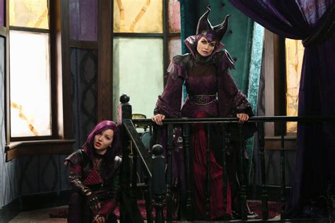 VIDEO: Watch the first six minutes of Disney's Descendants, musical ...
