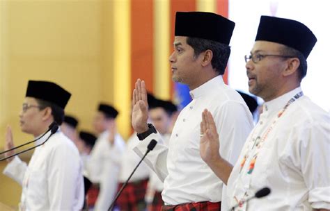 Maybe you would like to learn more about one of these? Ucapan dasar Ketua Pemuda UMNO | Politik | Berita Harian