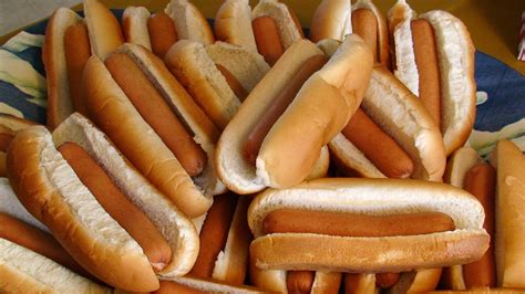 Why Are Hot Dogs And Buns Packaged In Different Amounts
