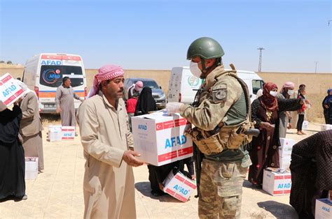 Turkish Agency Distributes Food Aid In Northern Syria Daily Sabah