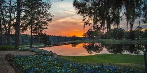 Forest hill park provides the flexibility to bring in vendors, and the venue offers many rentals. Houston Lake Country Club | Venue, Perry | Price it out