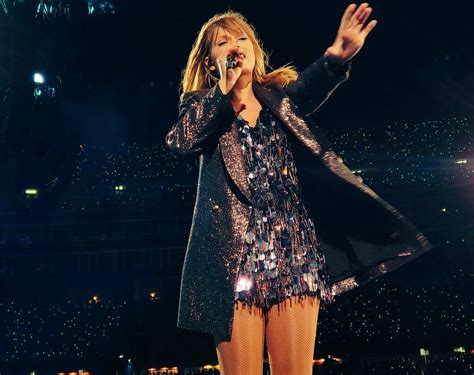 Music is my shining light, my favorite thing in the world. In a getaway car... | Taylor alison swift, Taylor swift ...