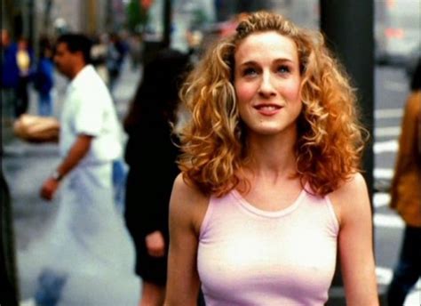 10 timeless carrie bradshaw looks from sex and the city that are fashion goals even today