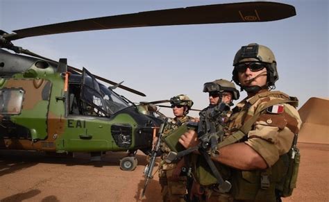 mali la force française barkhane aurait tué 11 soldats maliens qu elle voulait libérer