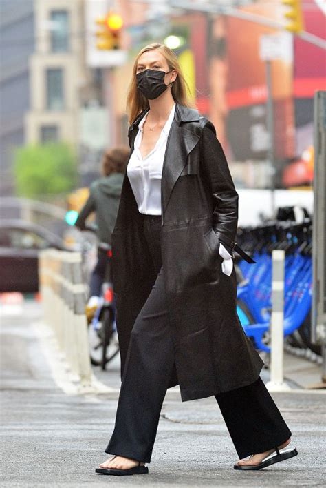 Karlie Kloss Out And About In New York 05052021 Hawtcelebs
