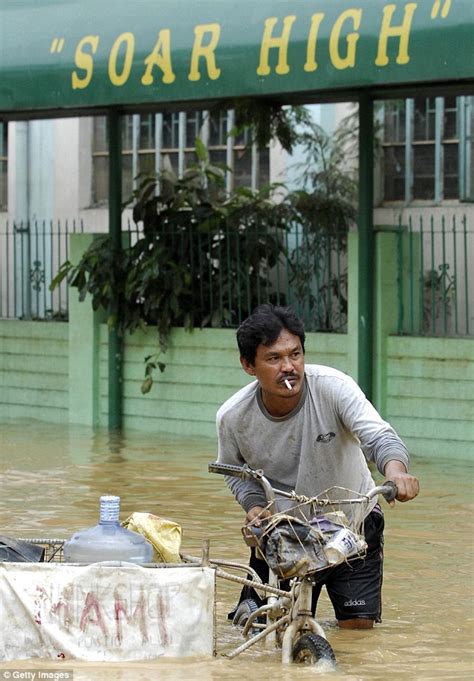 philippines floods hero teenager saves more than 30 lives before he is swept away daily mail