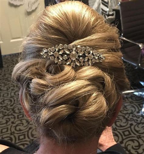 40 Ravishing Mother Of The Bride Hairstyles Updo Buns