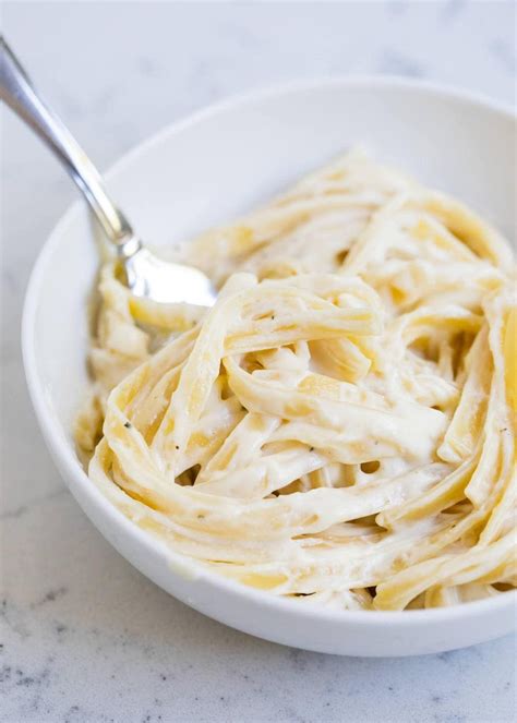 Alfredo sauce made with cream cheese and eggs is a modern twist on the classic version and goes well with shellfish, salmon, chicken and vegetables. Alfredo Sauce with Cream Cheese | Recipe in 2020 ...