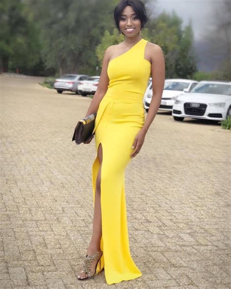 Their star studded and lavish white wedding. #BecomingMrsJones: First Look at Minnie Dlamini's Wedding ...