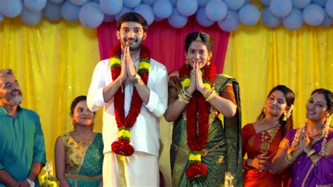Kudumbavilakku pratheesh birthday celebration video. Kudumbavilakku - Watch Episode 62 - Anirudh Weds Ananya on ...