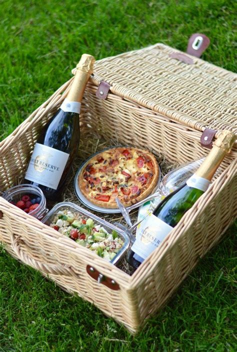 Perfect Picnics How To Throw The Perfect Picnic The Usual Saucepans Picnic Menu Perfect