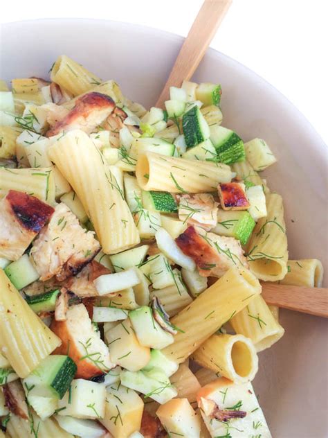 Use leftover chicken and veggies to make this grilled pizza. 10 Easy Recipes for Leftover Chicken - Cravings of a Lunatic