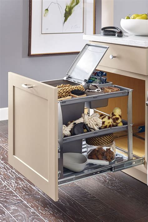We offer big jars for grains, stylish tins for tea, or light, roomy lunch boxes for dinner leftovers. Incorporate a pet station into your next kitchen ...
