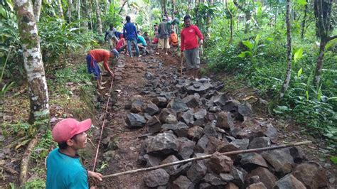 Kegiatan Gotong Royong Pembangunan Makadam Rt 1606 Dusun Ngrancah