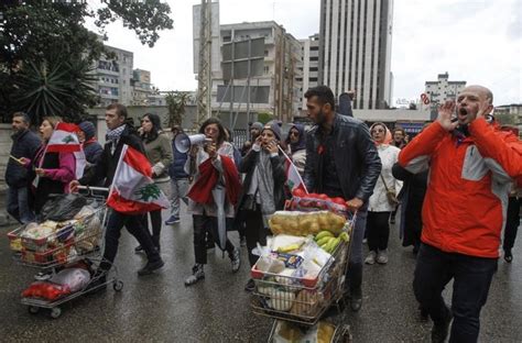 As Poverty Deepens Lebanon Protesters Step In To Help Arab News