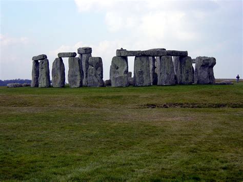 Buy tickets and book tours with practical information to make your visit easier. Mega Construções: Stonehenge