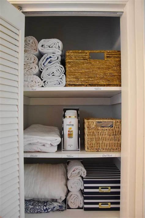 Unless you're a cleaning freak, it's always such a struggle to keep clothes organized and neat, especially if you have quite a limited space to store your clothing in. How to Organize a Linen Closet | The Turquoise Home