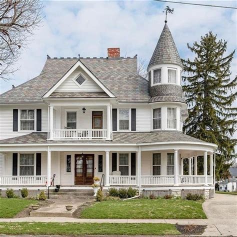 Stunning Victorian Farmhouse Exterior Design Ideas Victorian Farmhouse Victorian Homes