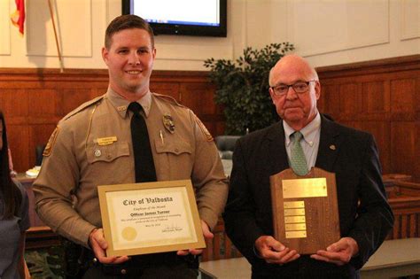 Valdosta police officer saves woman's life | Local News ...