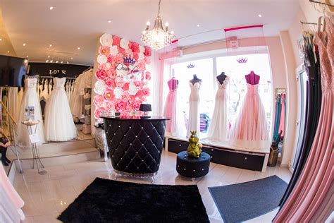 So lassen sich die kosten für das kleid reduzieren und das budget eurer hochzeit etwas schonen. Brautkleider Brautmode & Bräutigam Mode in Hagen & Langenfeld