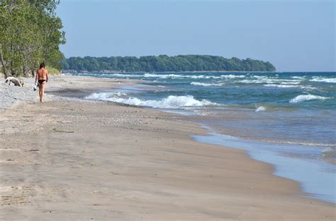 Sandbanks river country campground is a safe, relaxing family friendly environment where everyone can enjoy the wonderful ontario summers. Sandbanks Beach et Le Lac Ontario. | Sur Cette Photo Nous ...