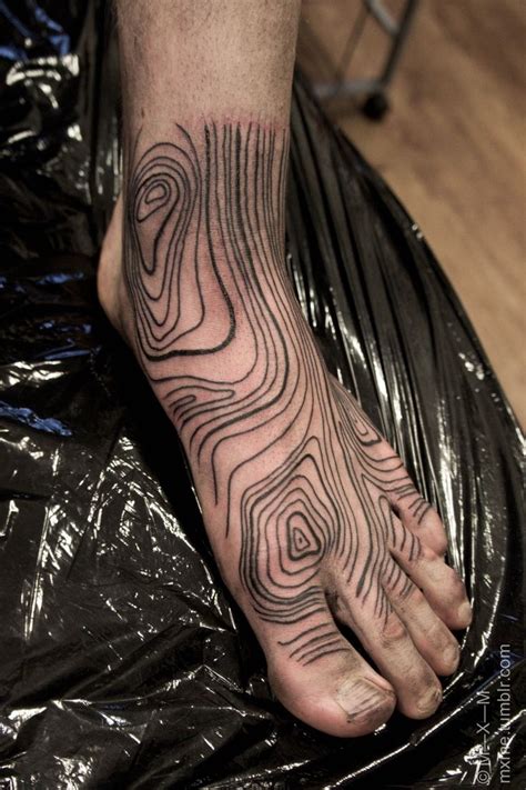 In 1566, a tattooed canadian inuit woman and her unmarked child were kidnapped by french sailors in labrador and brought to antwerp in the netherlands. Woodgrain tattoo (With images) | Tattoos, Ink tattoo ...