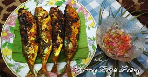 Served with tumis kacang panjang, telur balado, tahu tempe, curry sauce and sambal padang. Lele Balado Padang - Rumah Makan Restu Masakan Padang ...