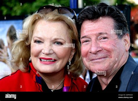 Gena Rowlands And Robert Forrest Hi Res Stock Photography And Images