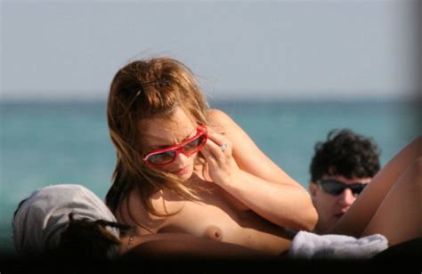 Thumbs Pro Toplessbeachcelebs Mena Suvari Actress Sunbathing