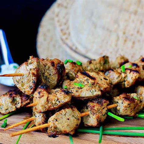 Uz krompir, salatu, kao sendvič… to see if you could order greek suvlaki from a graveyard. Souvlaki - Receta Griega Tradicional de Kebab | 196 flavors