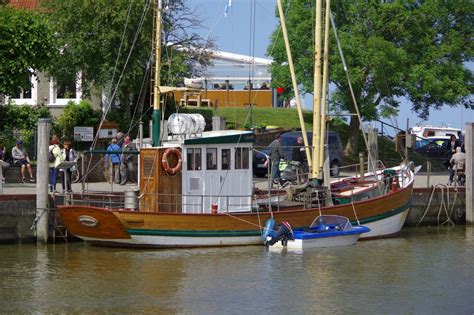 old boat - Pentax User Photo Gallery