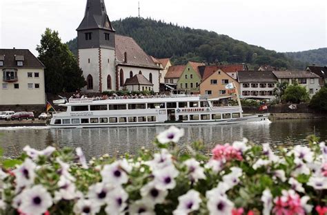 Seit unserer gründung vor mehr als 40 jahren unterstützen wir unsere schüler so, dass sie möglichst früh selbständig lernen und am. Neckargemünd: Ausflugsschiffe stoßen an Schleuse zusammen ...