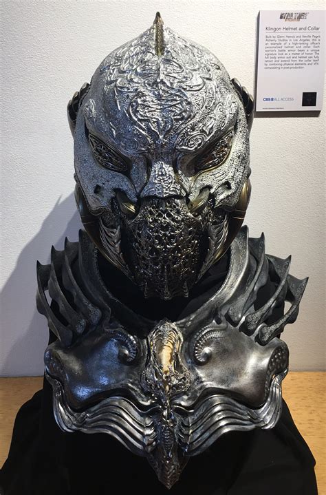 Star Trek Discovery Comic Con Exhibit Reveals Starfleet Klingon And