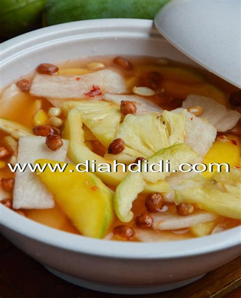 Resep sayur asem yang satu ini beda dari yang lain karena pakai kunyit sebagai rempah. Diah Didi's Kitchen: Asinan Bogor | Resep masakan, Makanan ...
