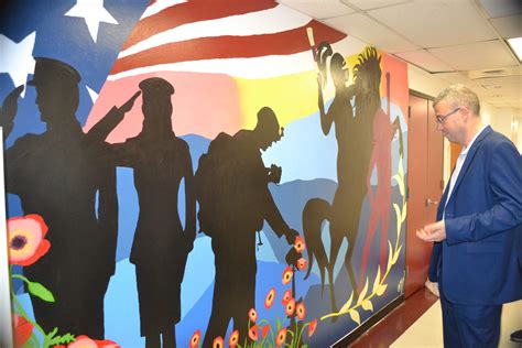 Fdu Veterans Services Unveils Mural On The Metropolitan Campus Fairleigh Dickinson University