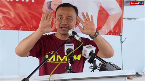Maszlee malik and everyone at the ministry of education wishes all malaysians selamat hari raya aidilfitri 2019. "Tun tak pecat saya" - Yb Maszlee Malik - YouTube
