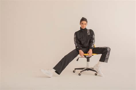 El espíritu workwear de Kendall Jenner en la campaña de Daniëlle