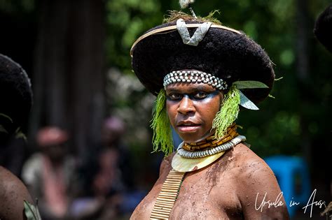 Big Hats And Small Drums The Engan Women Of Papua New Guinea Ursula S Weekly Wanders