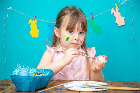 Happy Little Girl Painting Easter Egg Stock Image Image Of Creative