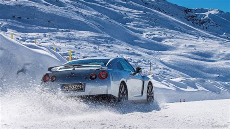 One night i had the little sentra. 2015 Nissan GT-R In Snow - Rear | HD Wallpaper #130 ...