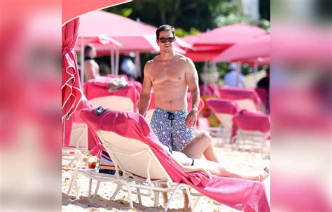 mark wahlberg s wife rhea durham shows off bare bum on barbados beach