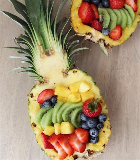 How To Cut A Pineapple Into A Fruit Bowl Fruit Platter Fruit Tray Tropical Fruit Display