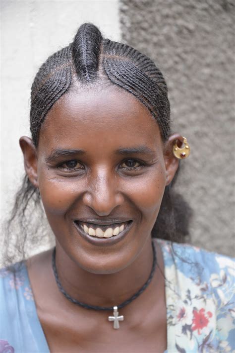 Ethiopian Hairstyle Braids PNG
