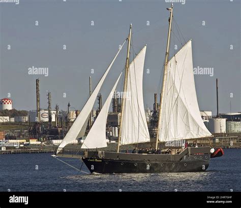 Lianas Ransom An 85 Foot Gaff Rigged Topsail Schooner Operated By