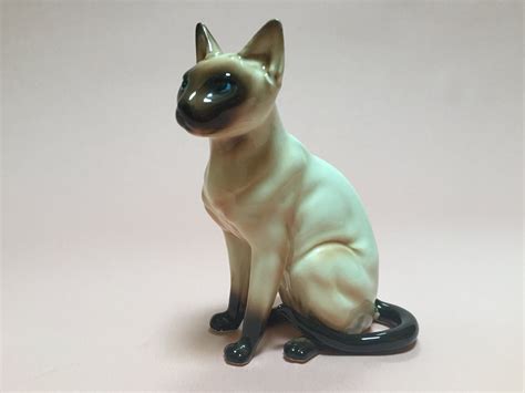 Vintage Siamese Cat Porcelain Figurine A871