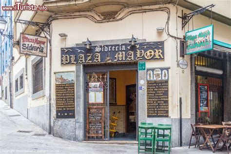 Photos, address, and phone number, opening hours, photos, and user reviews on yandex.maps. Una sidreria in Plaza Mayor a Gijon, Spagna: ... | Foto Gijón